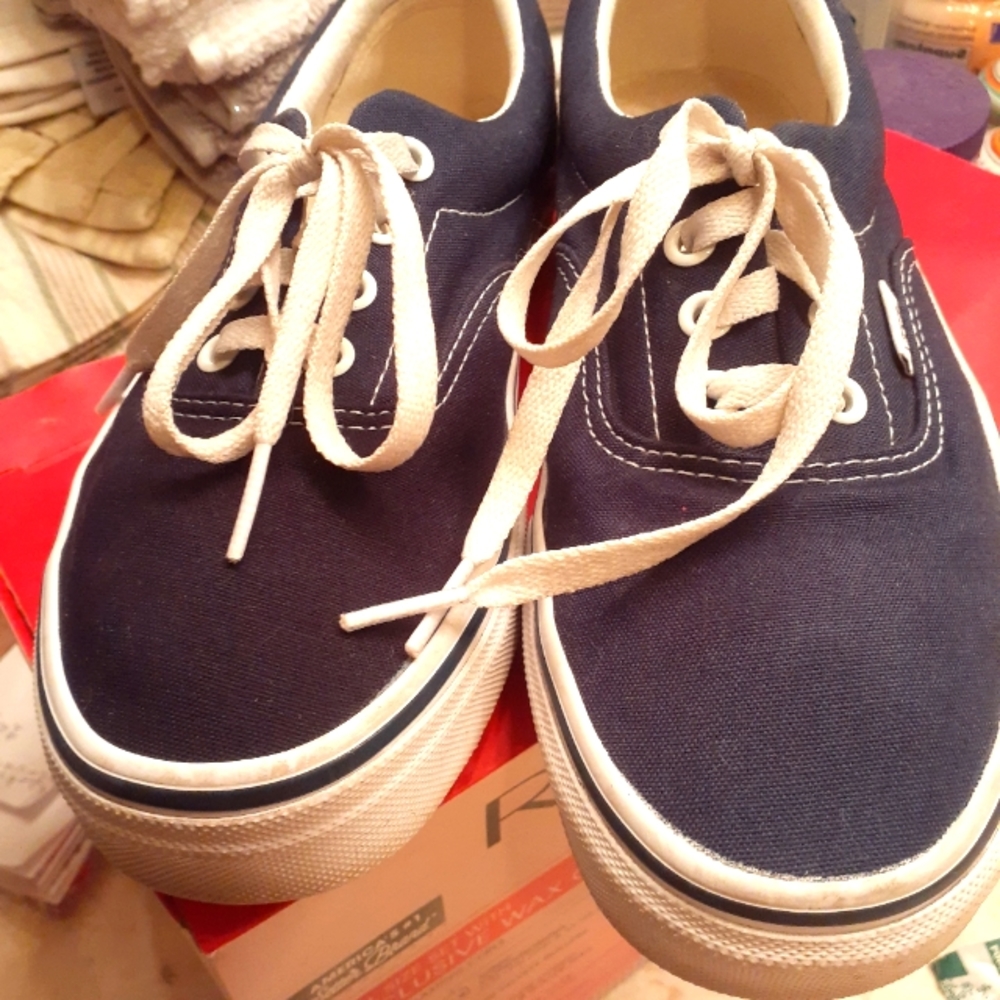 VANS womens shoes great condition,no defects, scratches, tears, great bottom